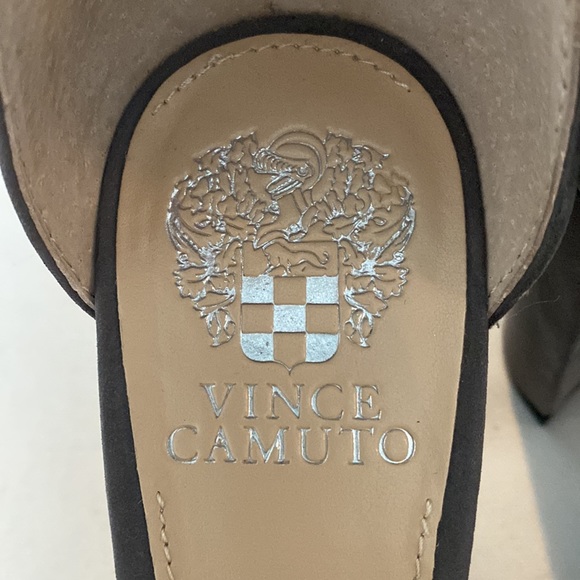 Vince Camuto Suede open toe heels - Picture 5 of 5